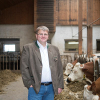 Harry Scheuenstuhl, ist dank seines beruflichen Hintergrunds eine ausgezeichnete Wahl für den umweltpolitischen Sprecher der SPD-Landtagsfraktion (Anm. d. Red.)